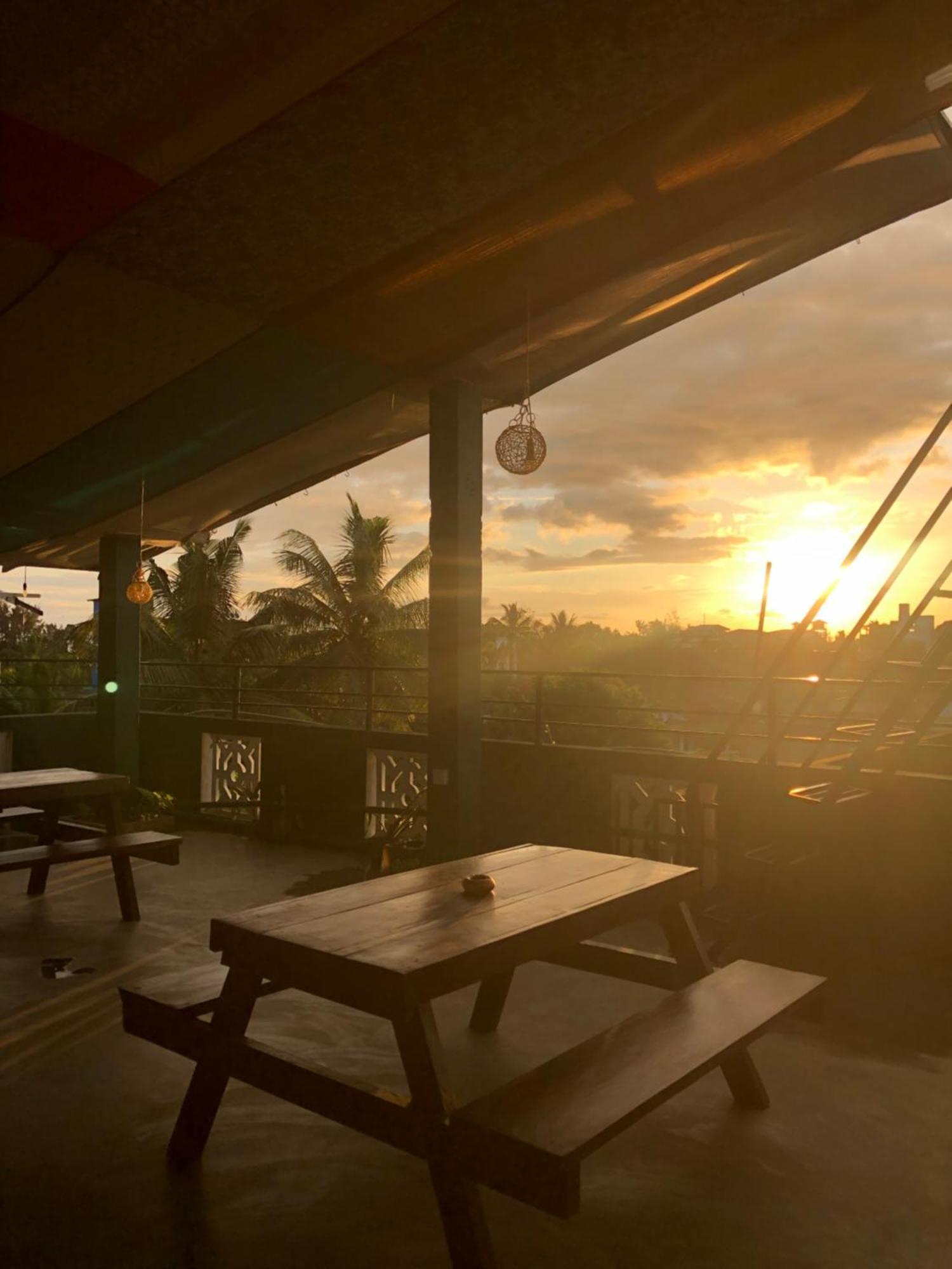 Beach Break Surf Hostel Weligama Eksteriør billede