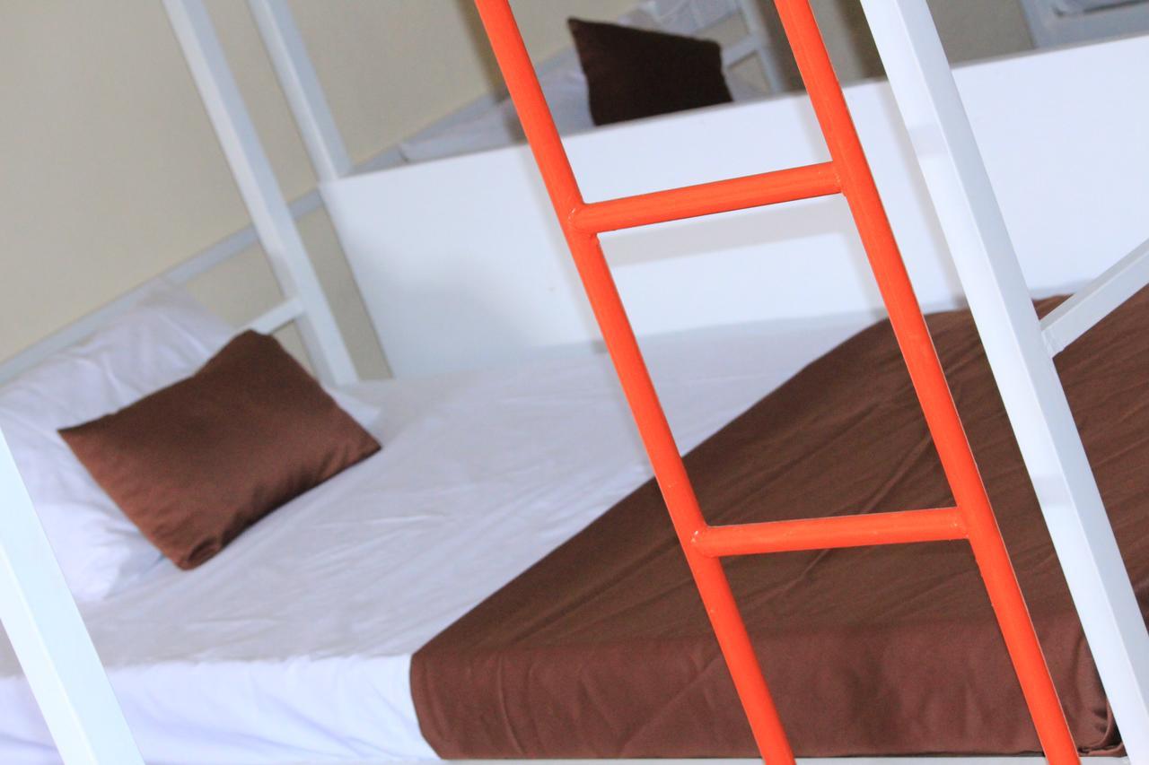 Beach Break Surf Hostel Weligama Eksteriør billede